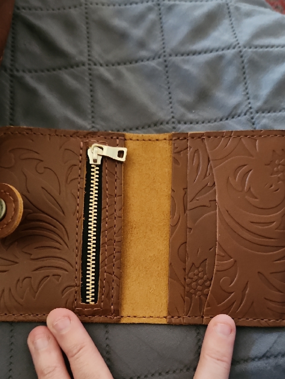 Portland Leather Goods Koala Embossed Leather Bag with Matching Wallet - Picture 7 of 15